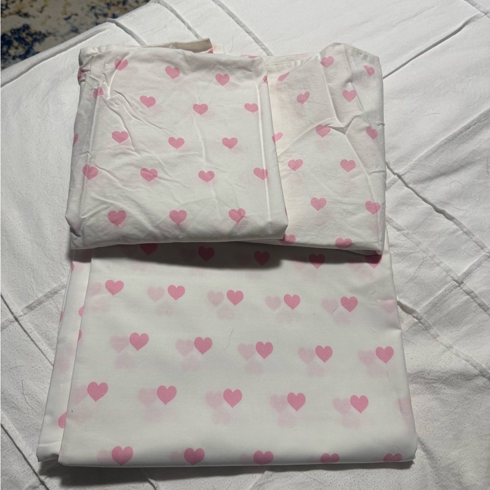 Pottery barn pink heart sheet & pillow cases - Full